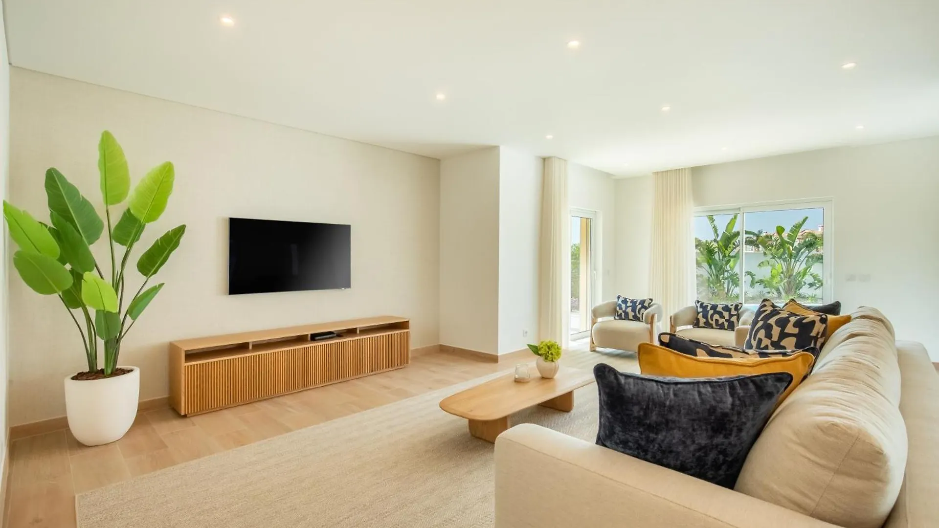 Tropical Beach Villa By Blue Diamond 21 Lagos